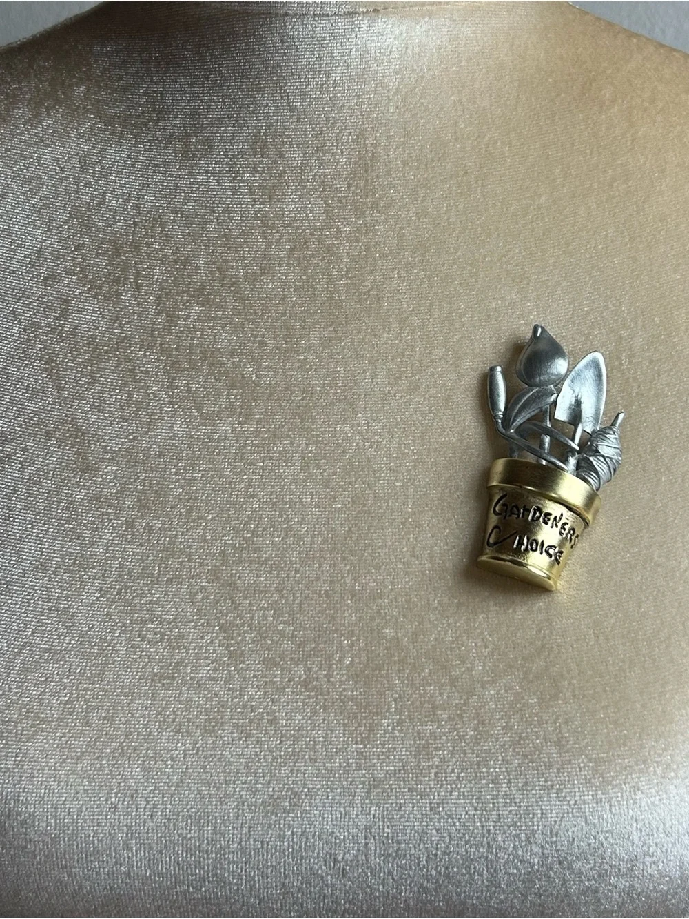 Vintage UltraCraft Gardeners Choice two tone brooch